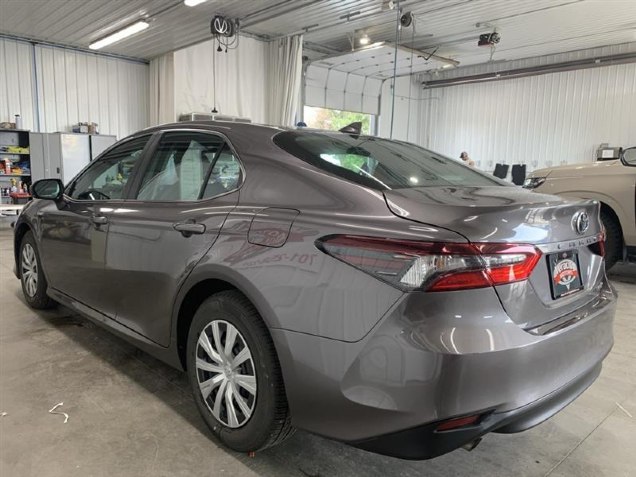 2021 Toyota Camry Hybrid LE