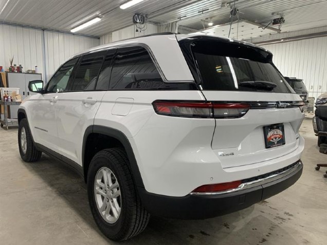 2023 Jeep Grand Cherokee Laredo