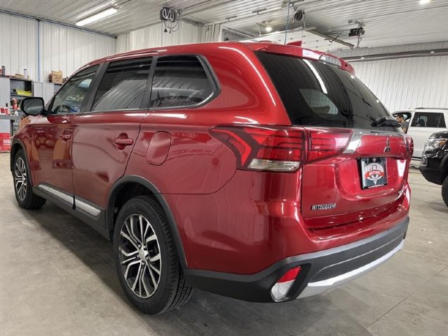 2018 Mitsubishi Outlander ES